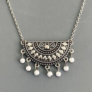 BOHO silver necklace with shaky white beads